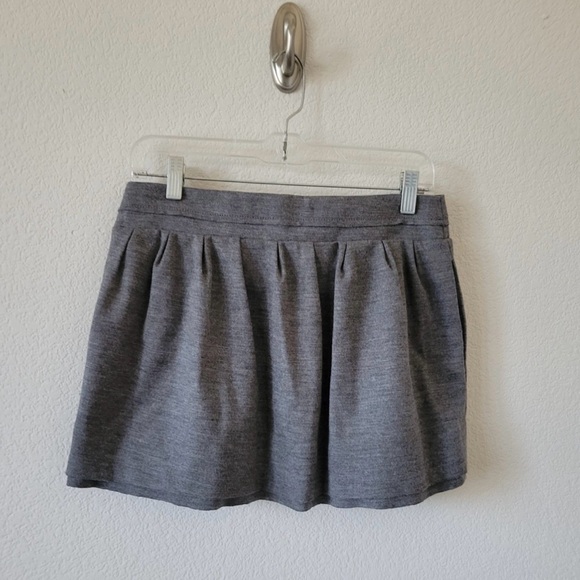 Dianne Von Furnstenberg Gray mini skirt with pleats - Picture 1 of 7